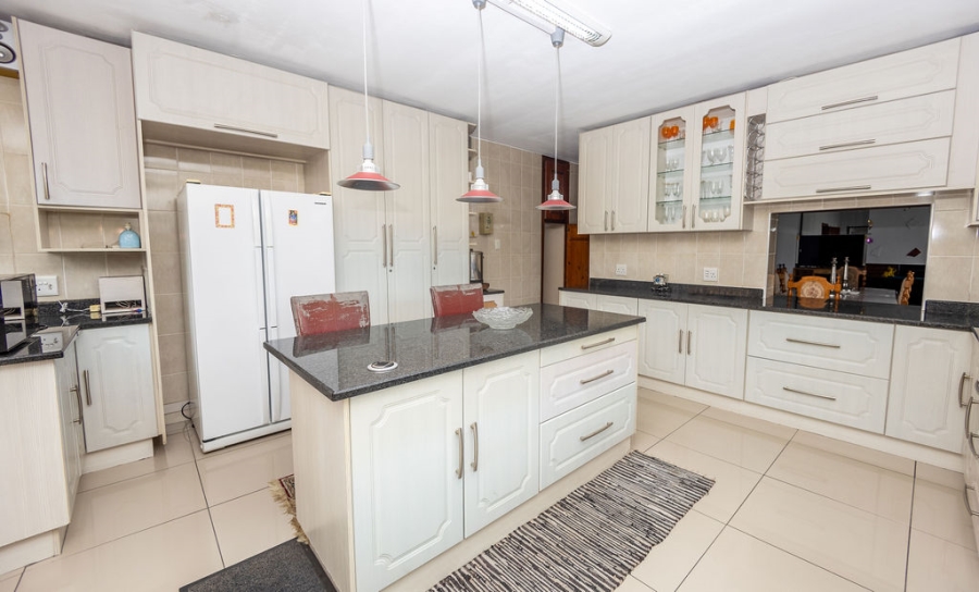 4 Bedroom Property for Sale in Braelyn Eastern Cape